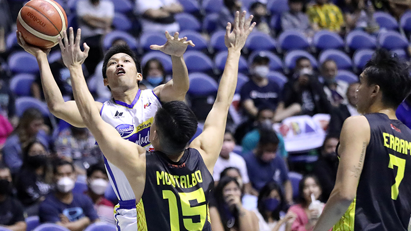 Barroca provides spark as Hotshots repulse TNT, live to fight another day